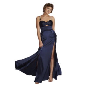 Vestido adornado con lentejuelas. Los detalles coquetos como el corte del corpiño y la falda charmeuse con aberturas acentuadas no pasan desapercibidos. Color azul y piedreria en el pecho.