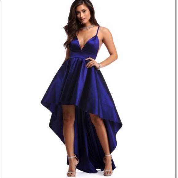 Vestido Winsor color azul pavo largo-corto escotado en pecho y espada de tirantes talla 8 (S)